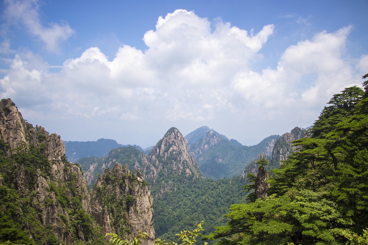 现代山水画十大名家的艺术成就与影响
