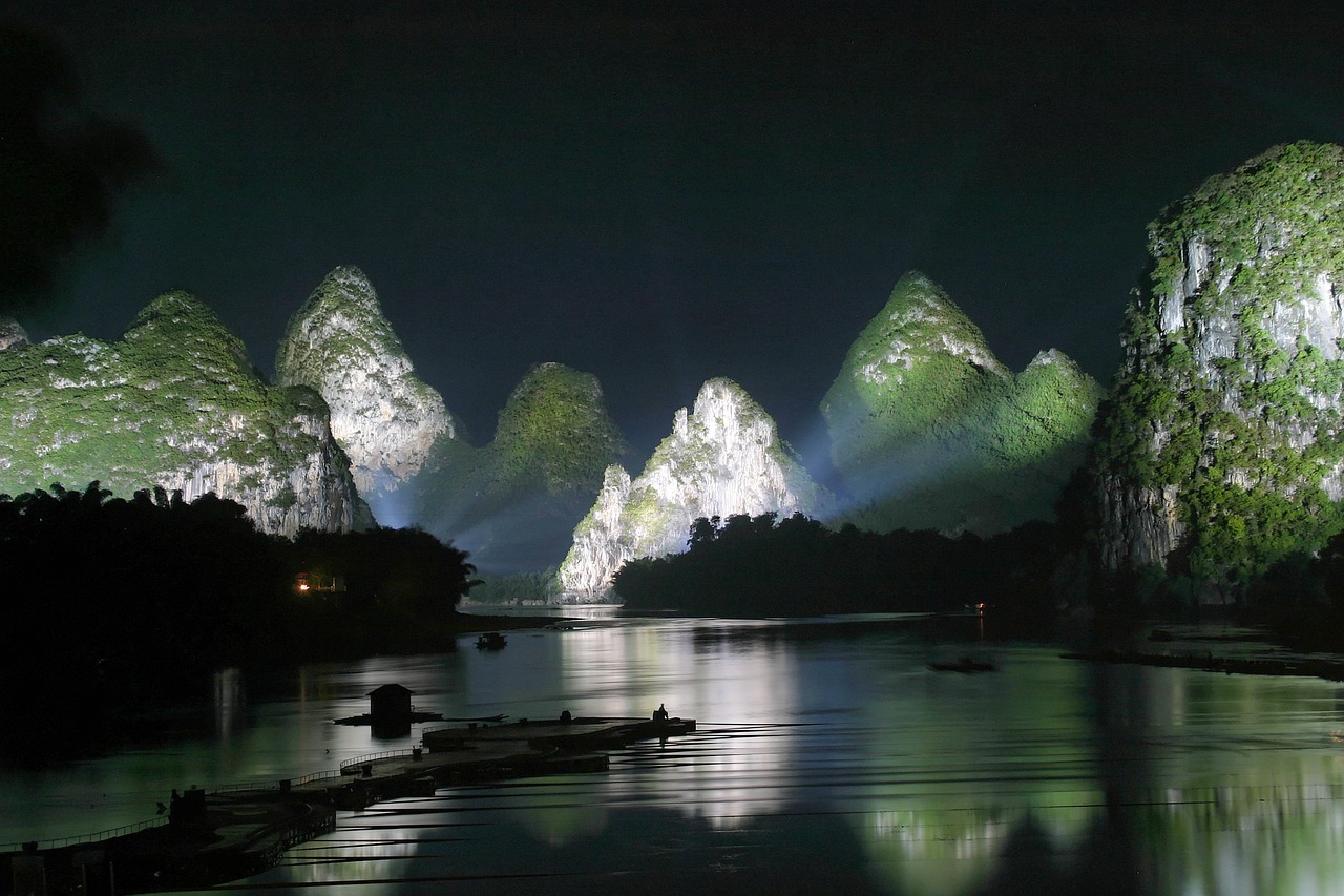 领略自然人文之美，优秀国画山水作品欣赏集萃
