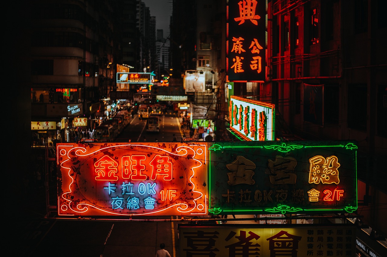 深圳书画交易一条街，艺术市场的繁荣脉搏涌动之地