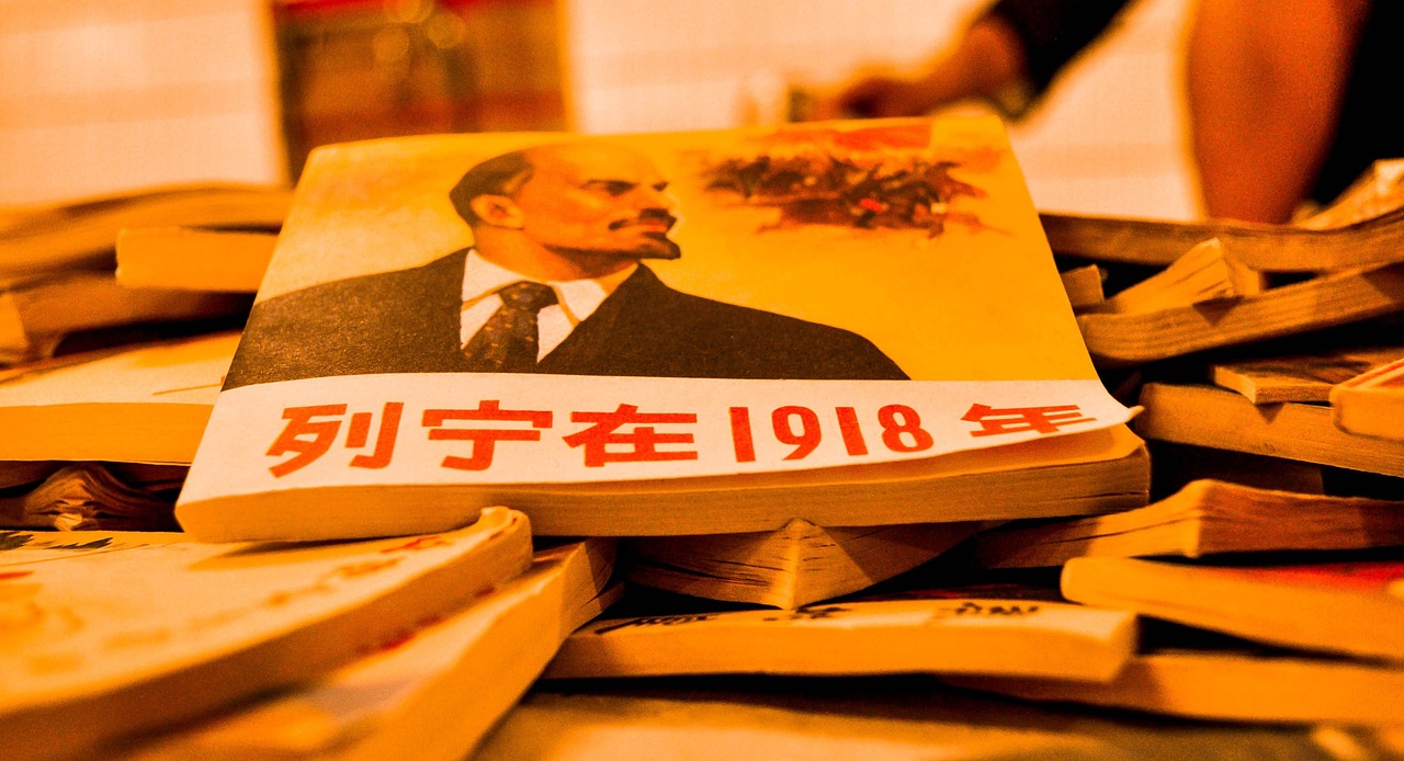 管家婆一码中一肖,揭秘管家婆一码中彩票的秘密，探寻幸运背后的故事