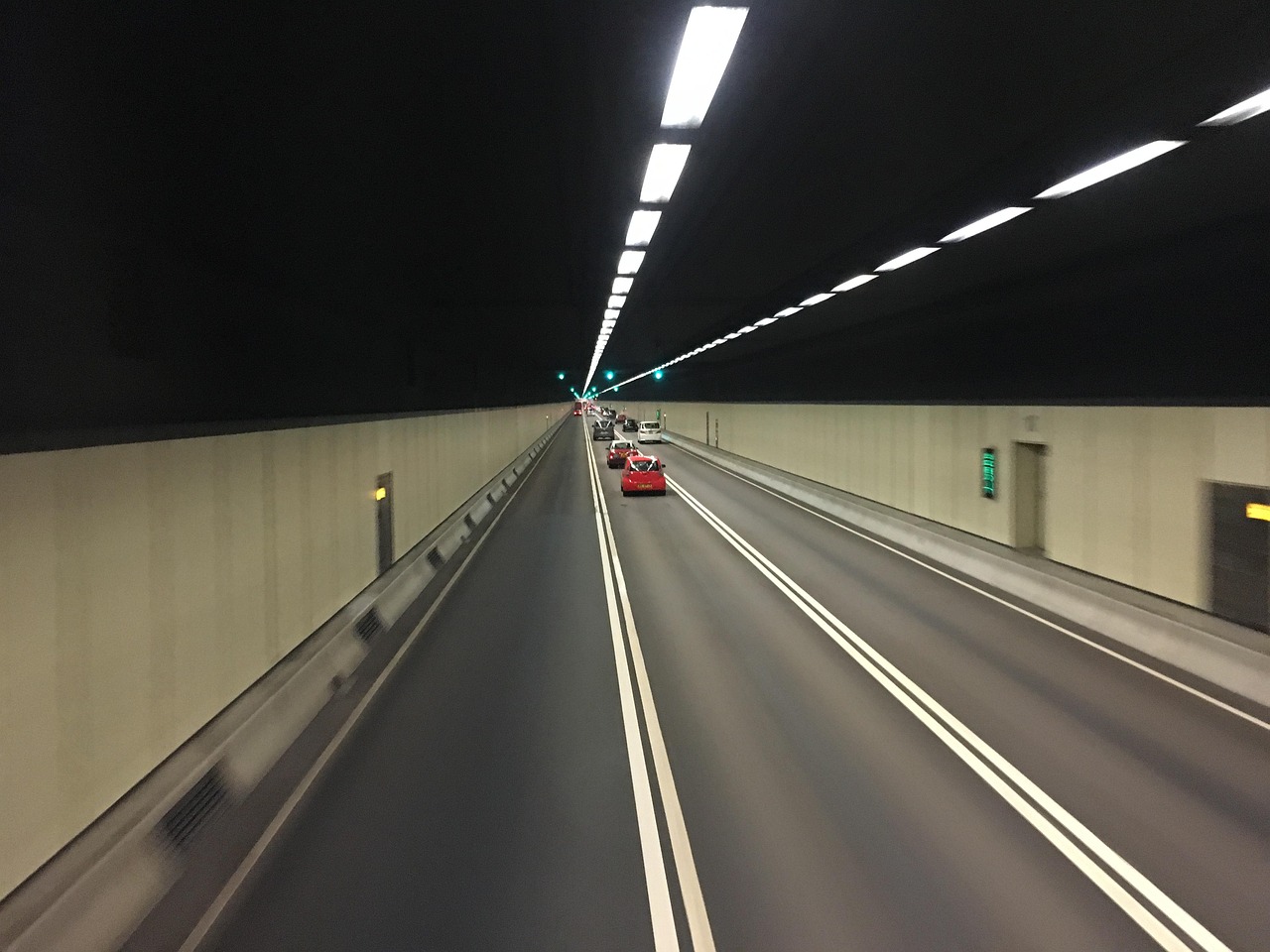 香港694路公交,香港694路公交车，连接城市的重要纽带