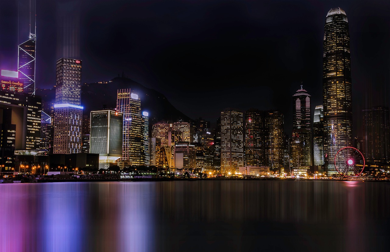 香港6合宝典2024年82期图片对比,香港六合宝典图片对比，探索20年变迁的脉络与深度洞察（第8期）