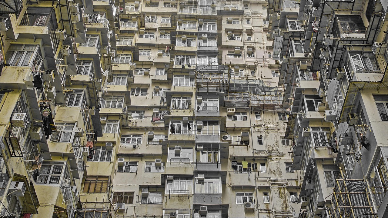 香港600尺的房子多大了,香港60年风云变幻，解读尺背后的居住空间变迁